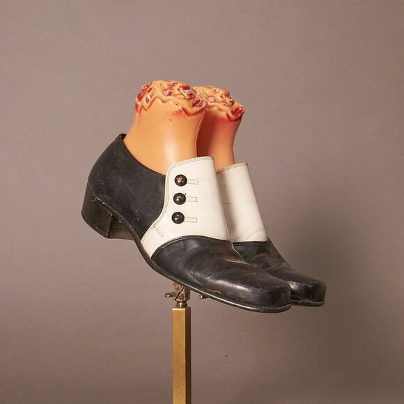 1970s Mod Black and White Heeled Loafers Shoes main image 10